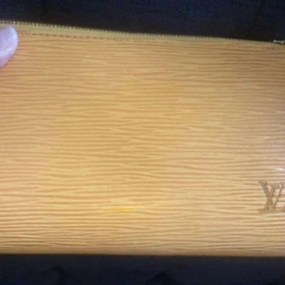 Louis Vuitton Yellow Pochette Accessoires Epi Leather - Picture 12 of 14